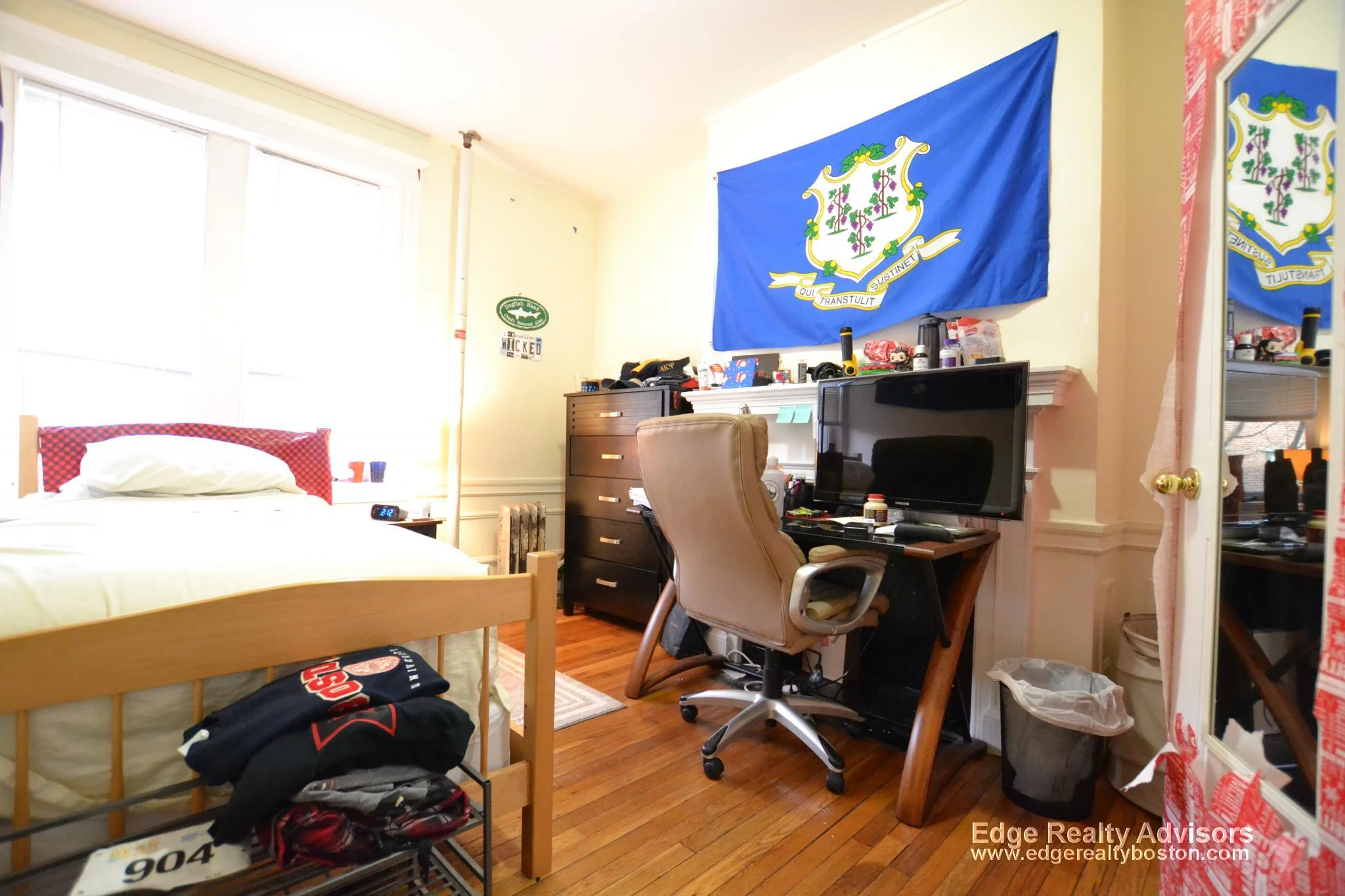4 bed, 2 bath apartment for rent at 342 Saint Paul St Unit 1, North Brookline — photo 8 of 9