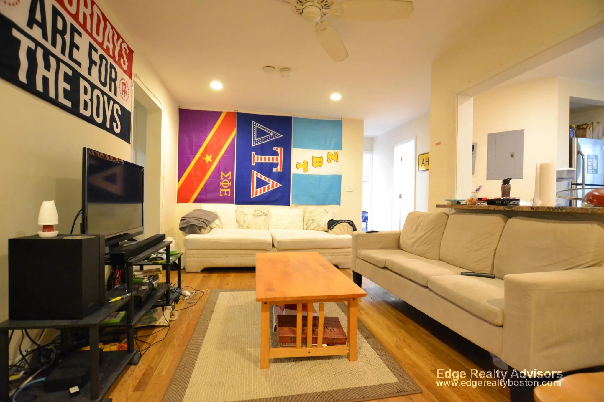4 bed, 2 bath apartment for rent at 342 Saint Paul St Unit 1, North Brookline — photo 3 of 9