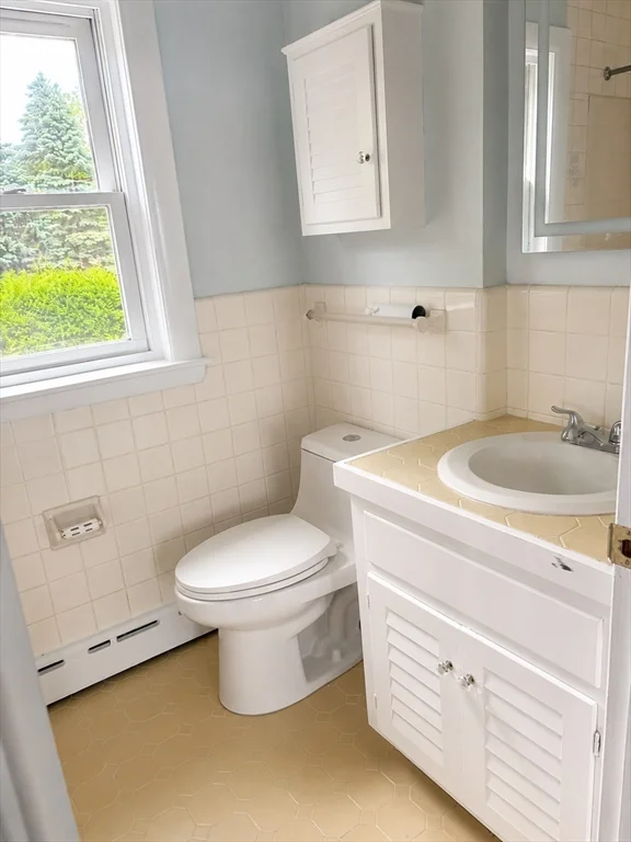 4 bed, 2 bath apartment for rent at 343 Bay Rd, Sharon — photo 12 of 22