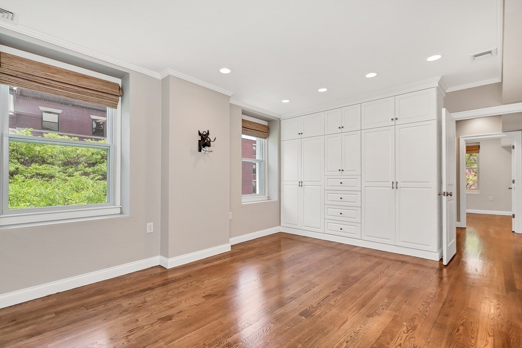 3 bed, 2 bath apartment for rent at 343 Commercial St Unit 301, Waterfront — photo 8 of 29