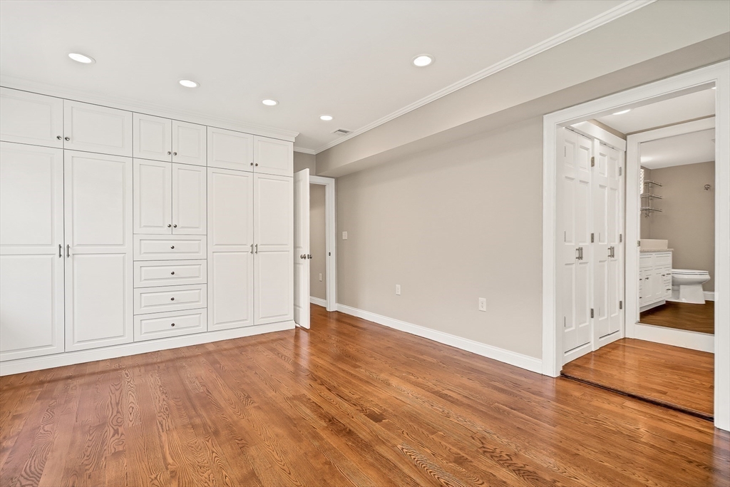 3 bed, 2 bath apartment for rent at 343 Commercial St Unit 301, Waterfront — photo 9 of 29