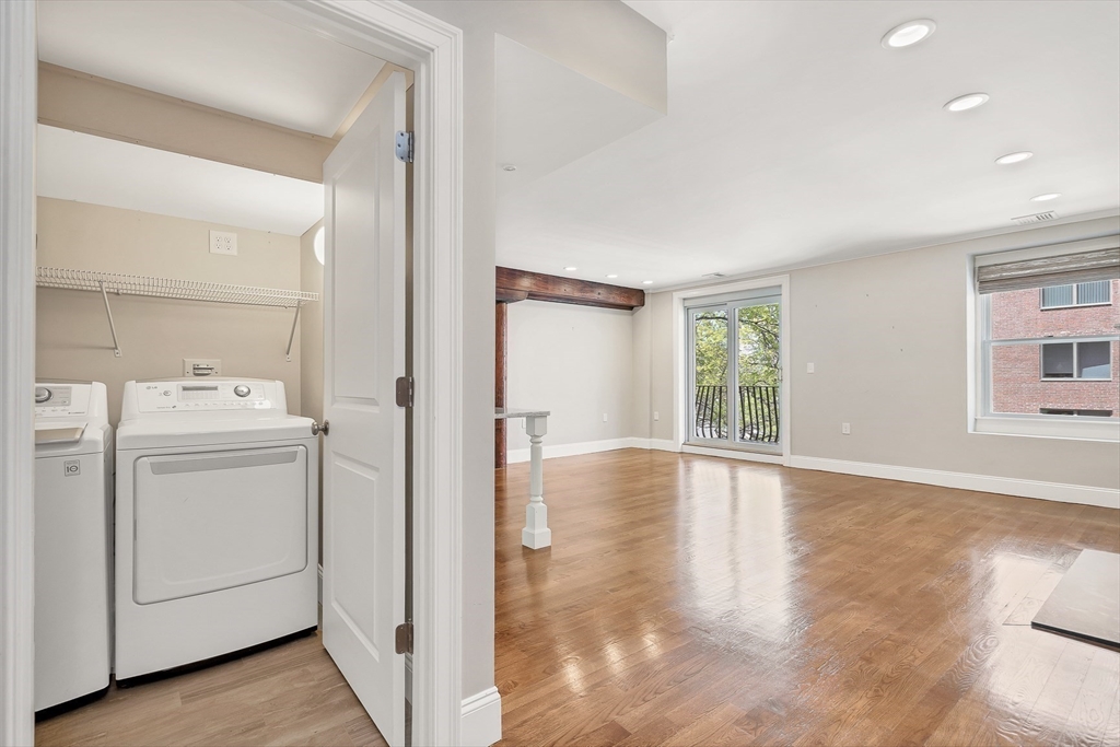 3 bed, 2 bath apartment for rent at 343 Commercial St Unit 301, Waterfront — photo 15 of 29