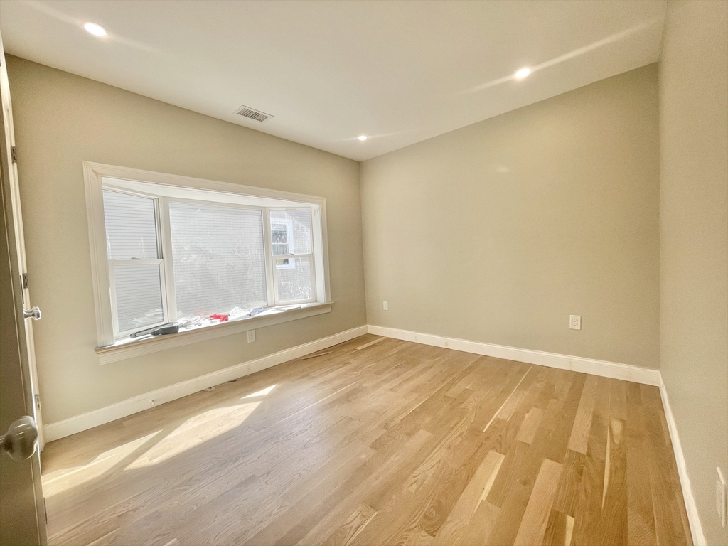 4 bed, 2 bath apartment for rent at 343 Market Unit 2, Brighton — photo 4 of 6