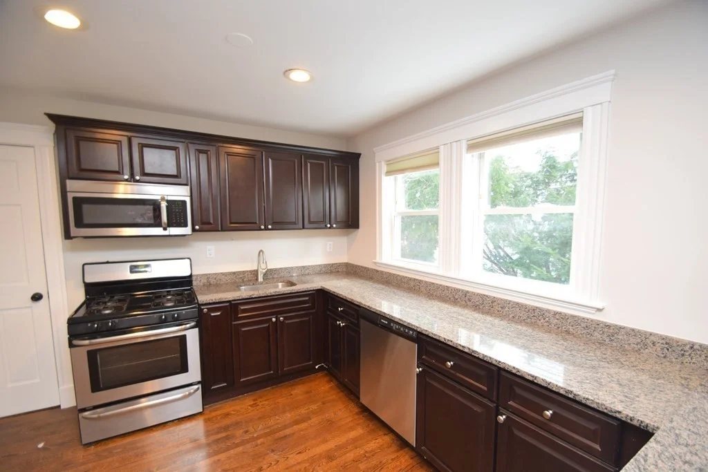 3 bed, 1 bath apartment for rent at 344-346 Hyde Park Ave Unit 1, Roslindale — photo 5 of 22