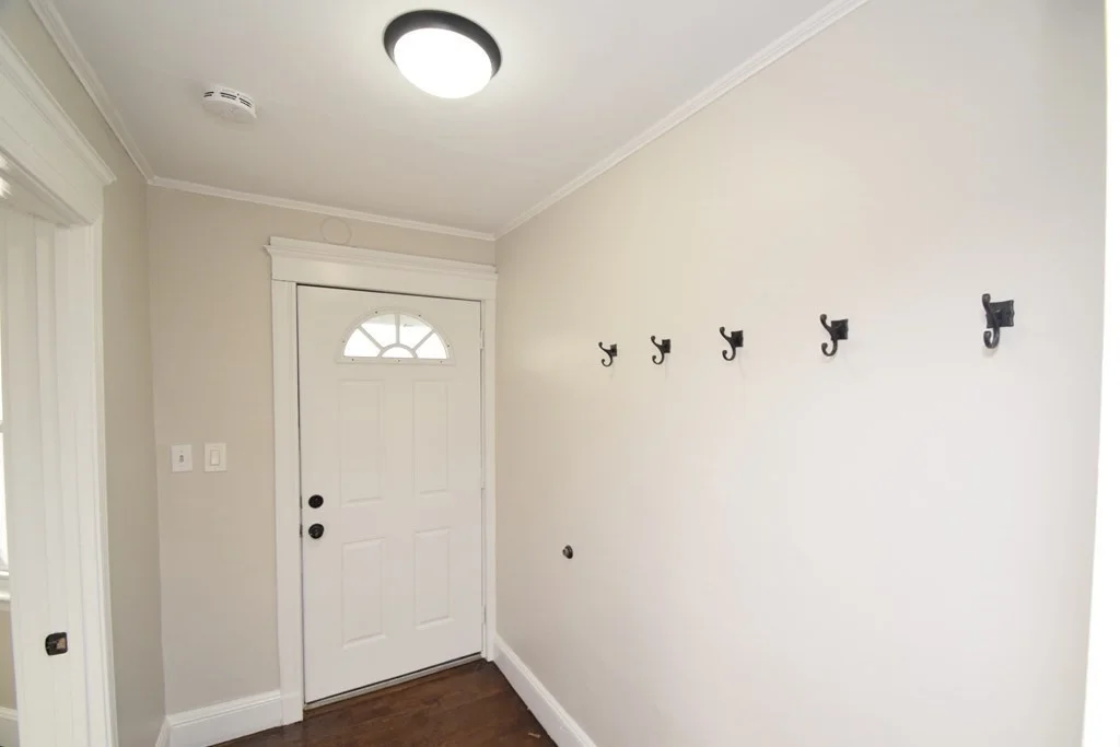 3 bed, 1 bath apartment for rent at 344-346 Hyde Park Ave Unit 1, Roslindale — photo 3 of 22