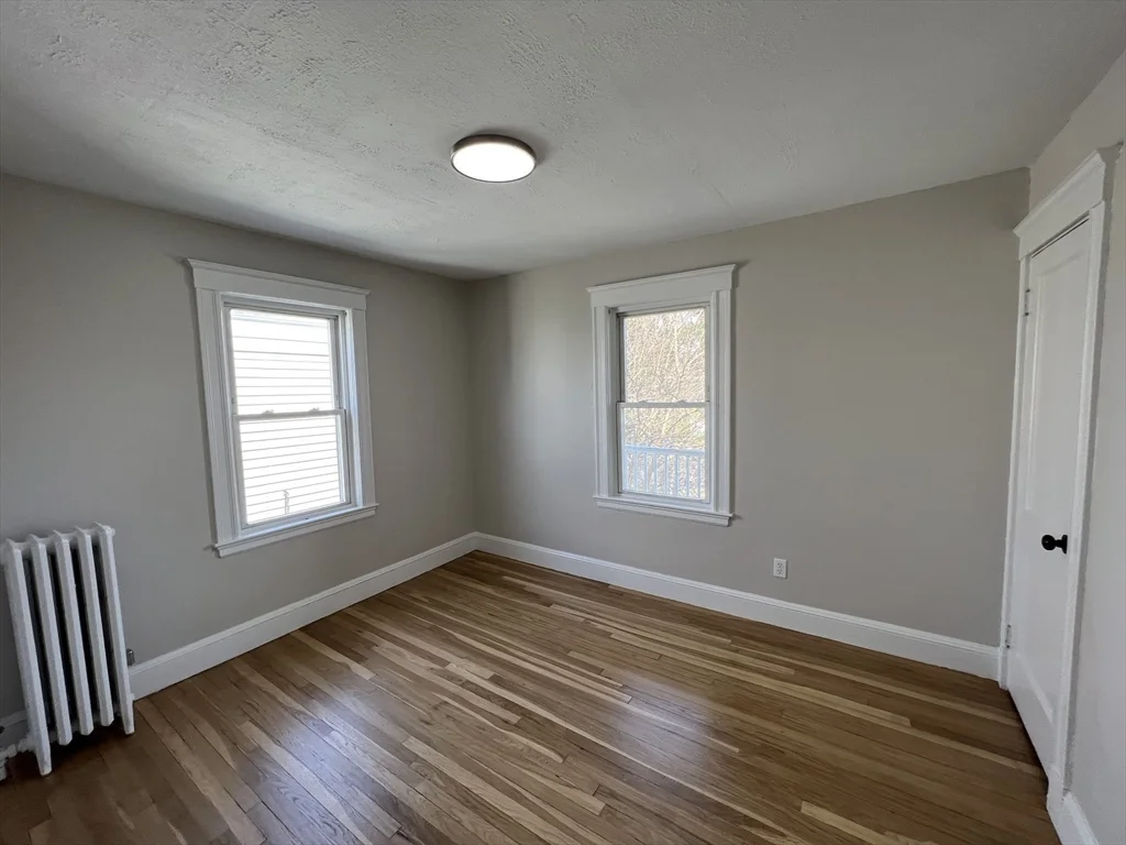 3 bed, 1 bath apartment for rent at 344-346 Hyde Park Ave Unit 3, Roslindale — photo 9 of 20