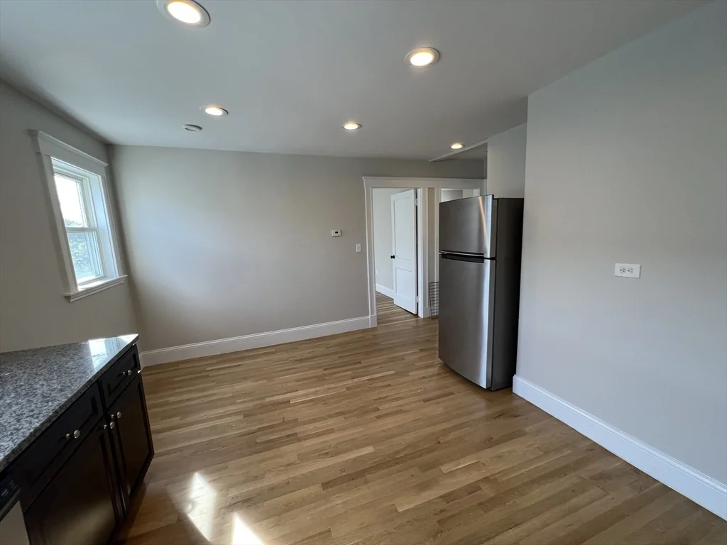 3 bed, 1 bath apartment for rent at 344-346 Hyde Park Ave Unit 3, Roslindale — photo 4 of 20