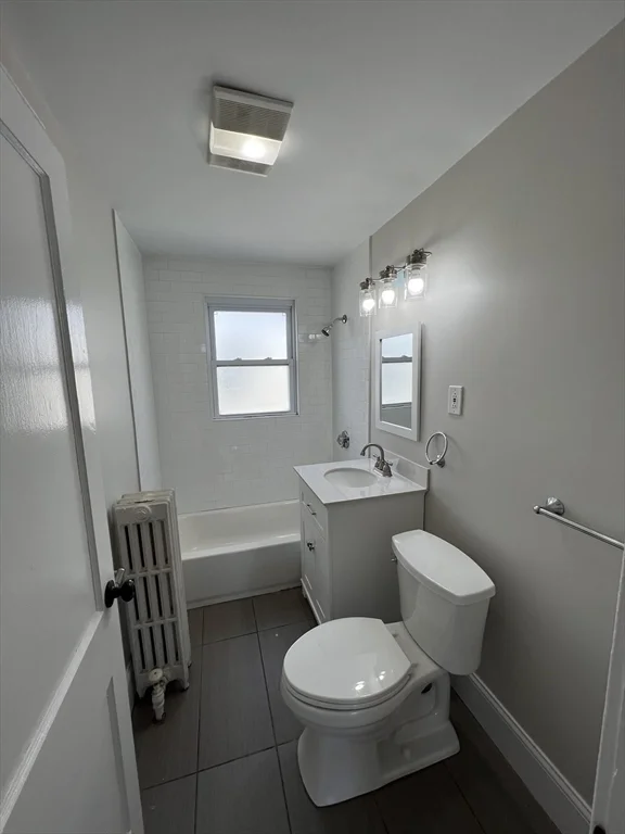 3 bed, 1 bath apartment for rent at 344-346 Hyde Park Ave Unit 3, Roslindale — photo 11 of 20