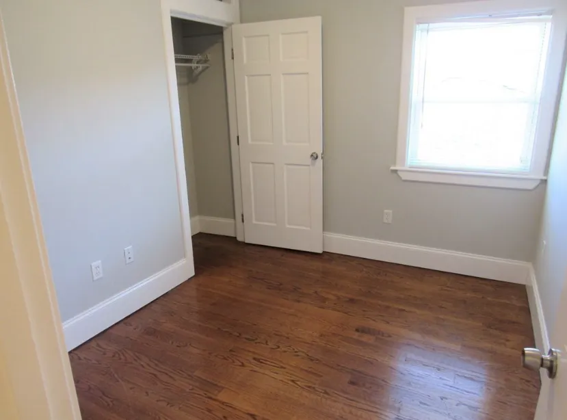4 bed, 1 bath apartment for rent at 344 Centre St Unit 1, Jamaica Plain — photo 9 of 11