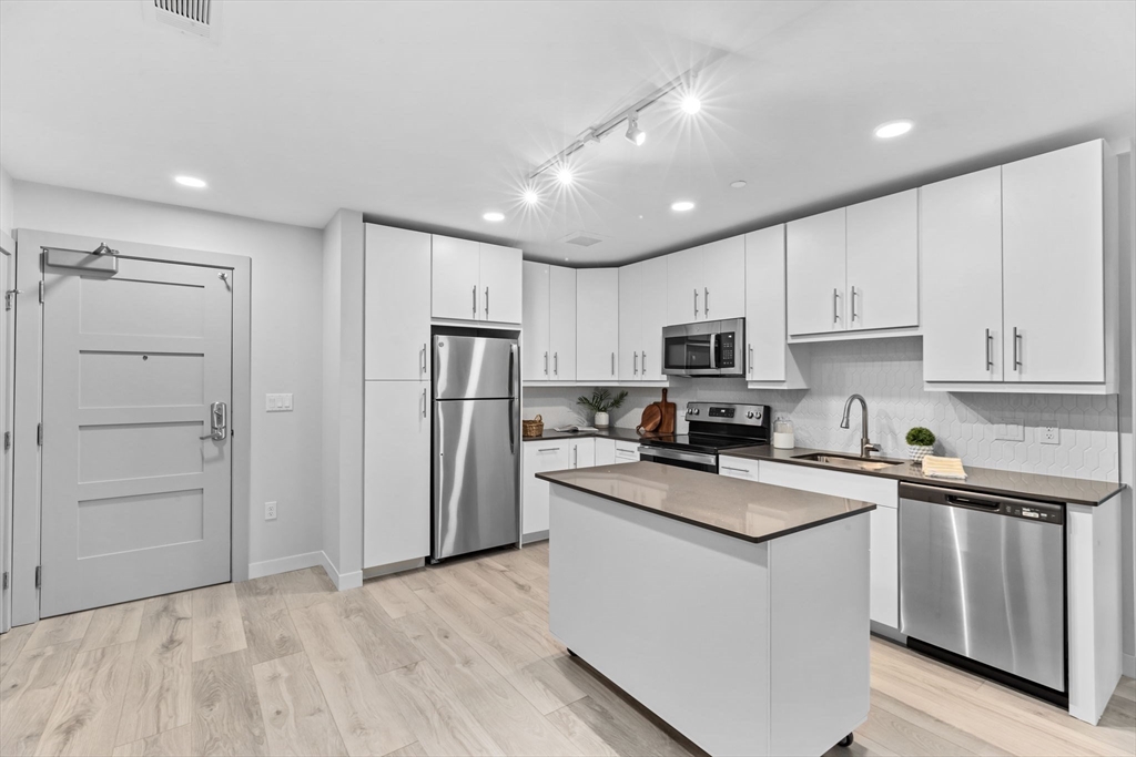 1 bed, 2 bath apartment for rent at 344 Driftway Unit 101D, Scituate — photo 17 of 25