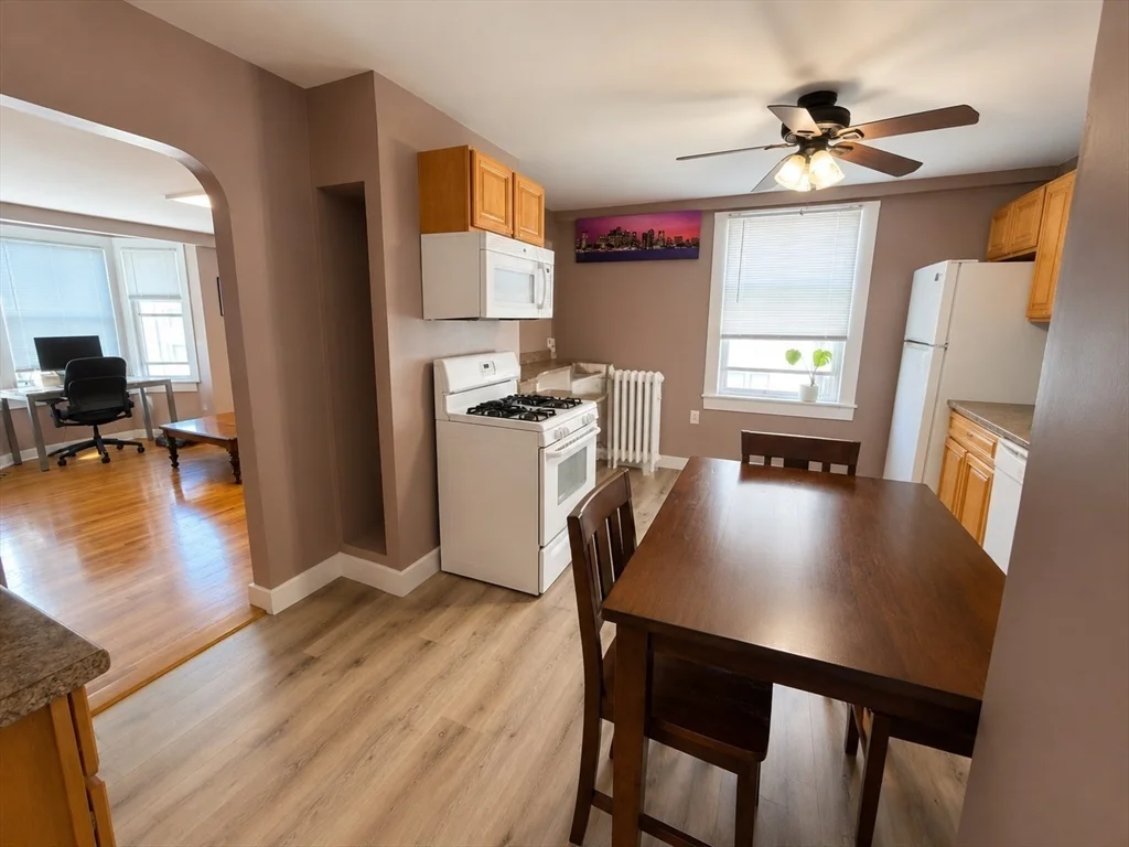 2 bed, 1 bath apartment for rent at 344 E 8th St Unit 3, South Boston — photo 3 of 10