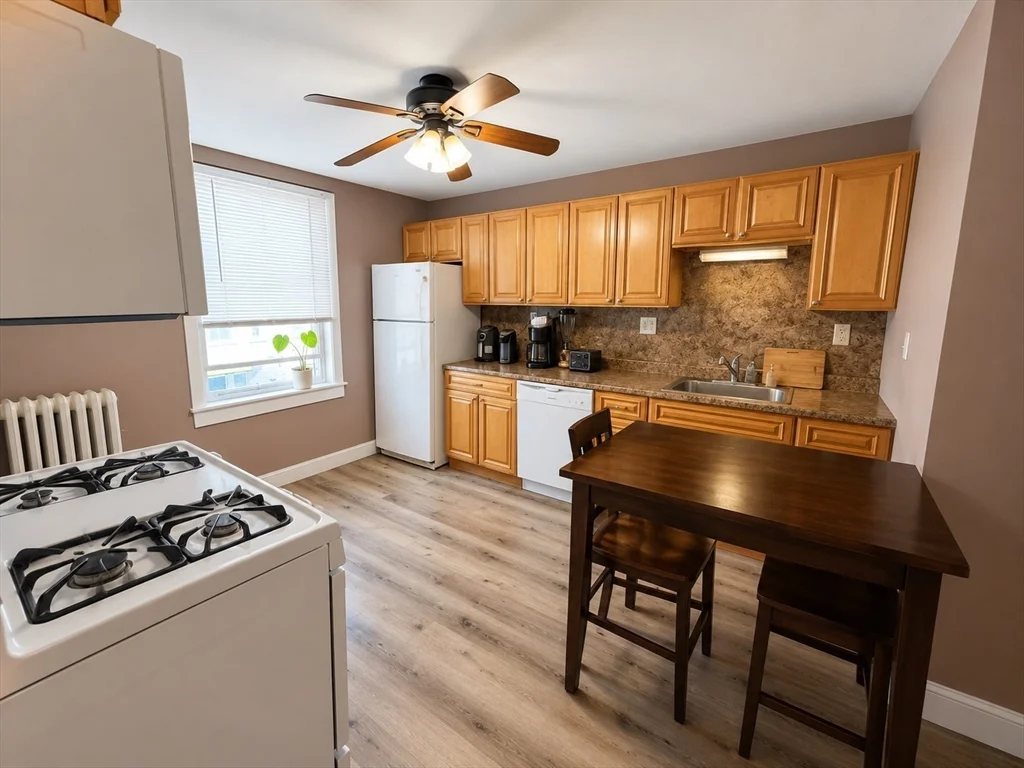 2 bed, 1 bath apartment for rent at 344 E 8th St Unit 3, South Boston