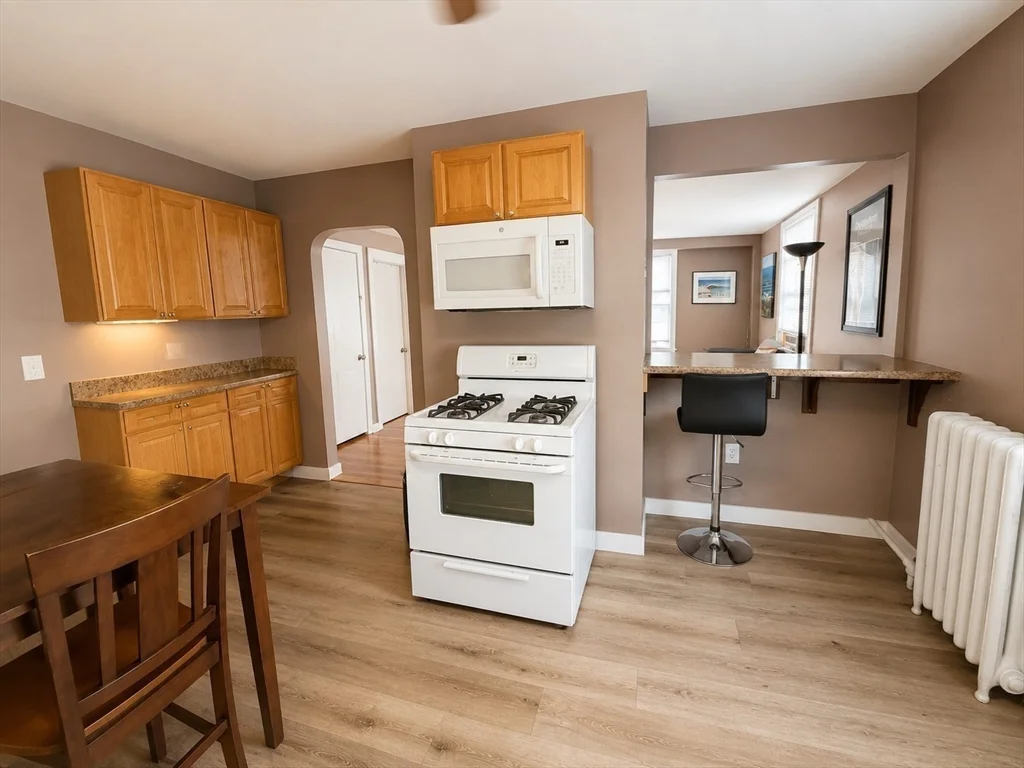 2 bed, 1 bath apartment for rent at 344 E 8th St Unit 3, South Boston — photo 4 of 10