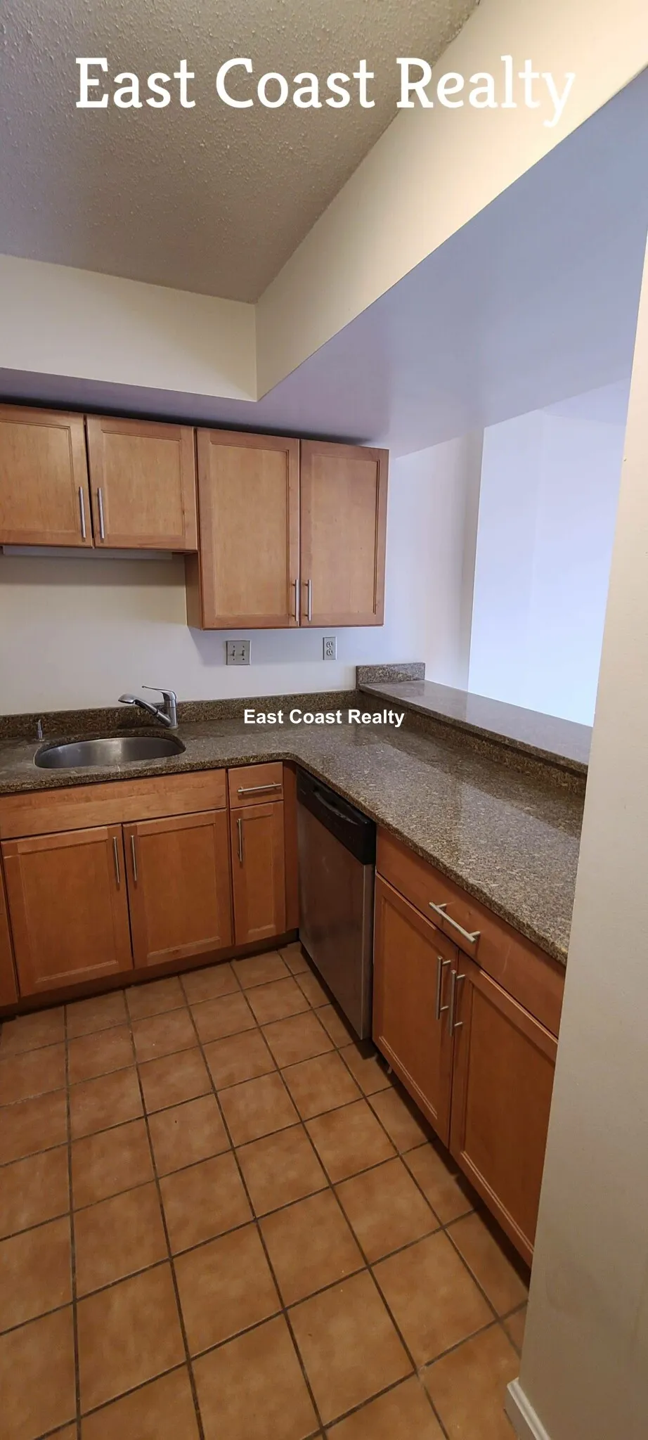2 bed, 2 bath apartment for rent at 344 Franklin St Unit 505, Riverside — photo 4 of 17
