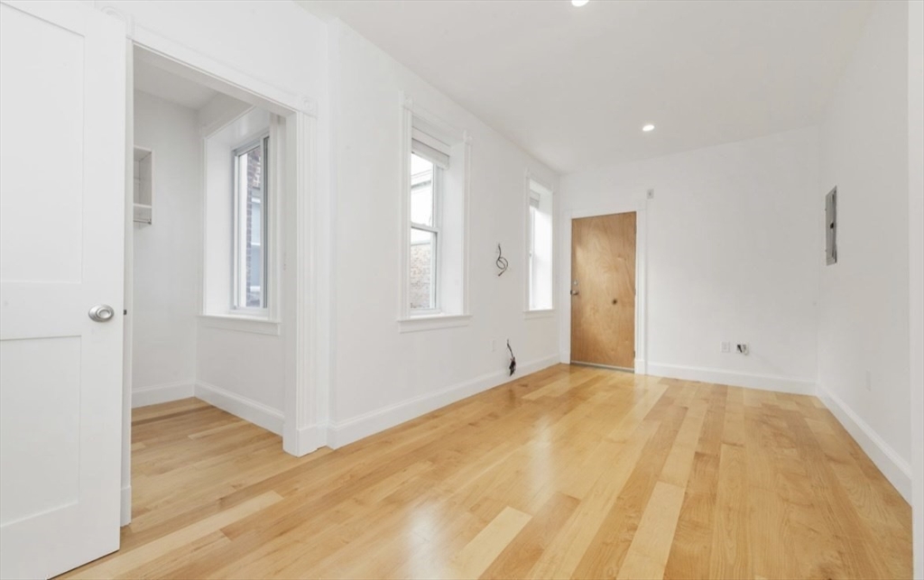 1 bed, 1 bath apartment for rent at 344 Hanover St Unit 3, North End — photo 10 of 13