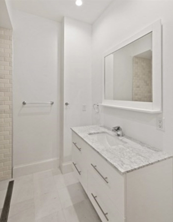1 bed, 1 bath apartment for rent at 344 Hanover St Unit 3, North End — photo 7 of 13