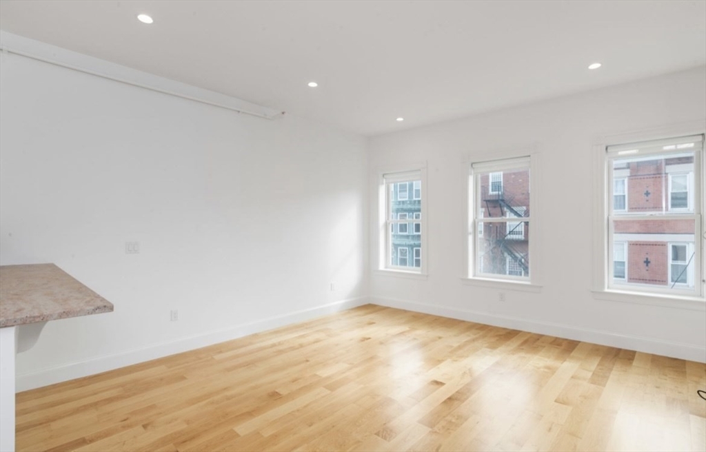 1 bed, 1 bath apartment for rent at 344 Hanover St Unit 3, North End — photo 3 of 13