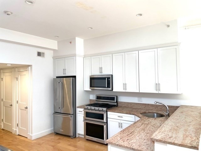 1 bed, 1 bath apartment for rent at 344 Hanover St Unit 3, North End — photo 2 of 13