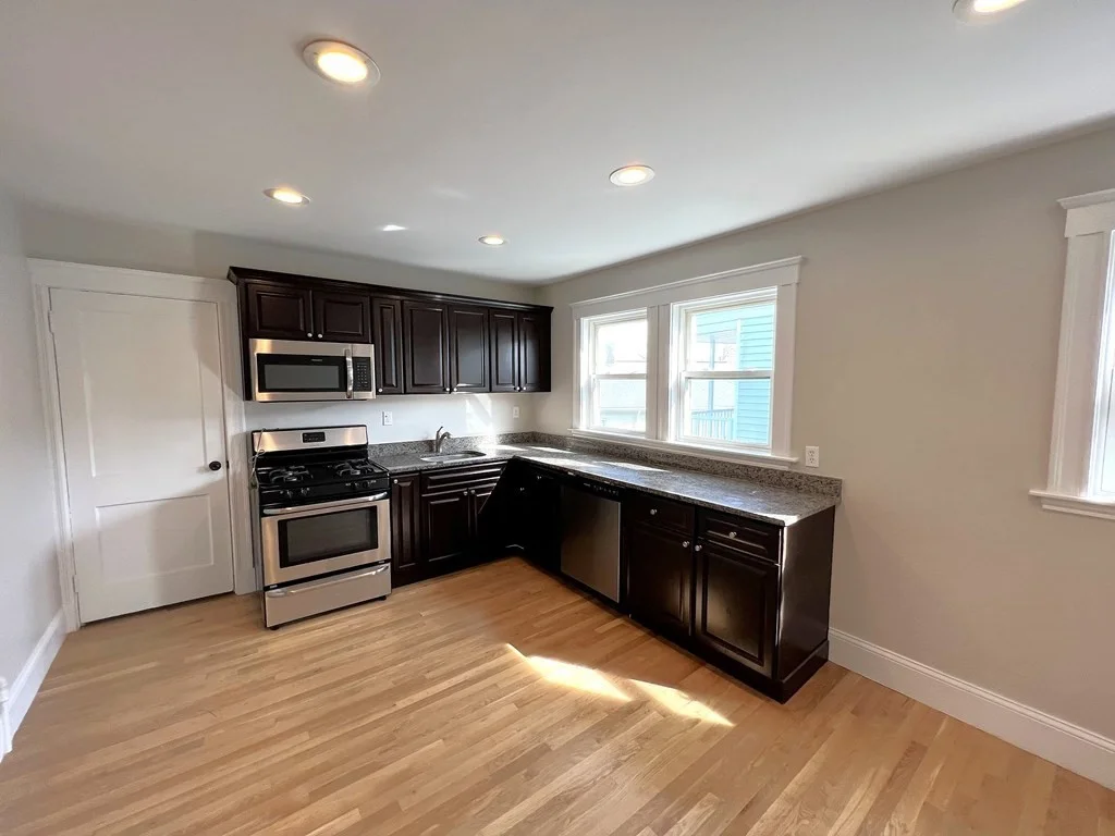 3 bed, 1 bath apartment for rent at 344 Hyde Park Ave Unit 2, Roslindale — photo 6 of 23