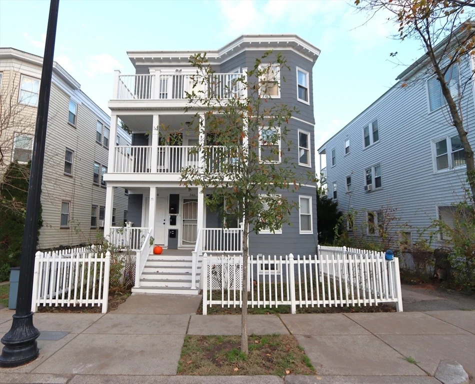 3 bed, 1 bath apartment for rent at 344 Hyde Park Ave Unit 3, Roslindale