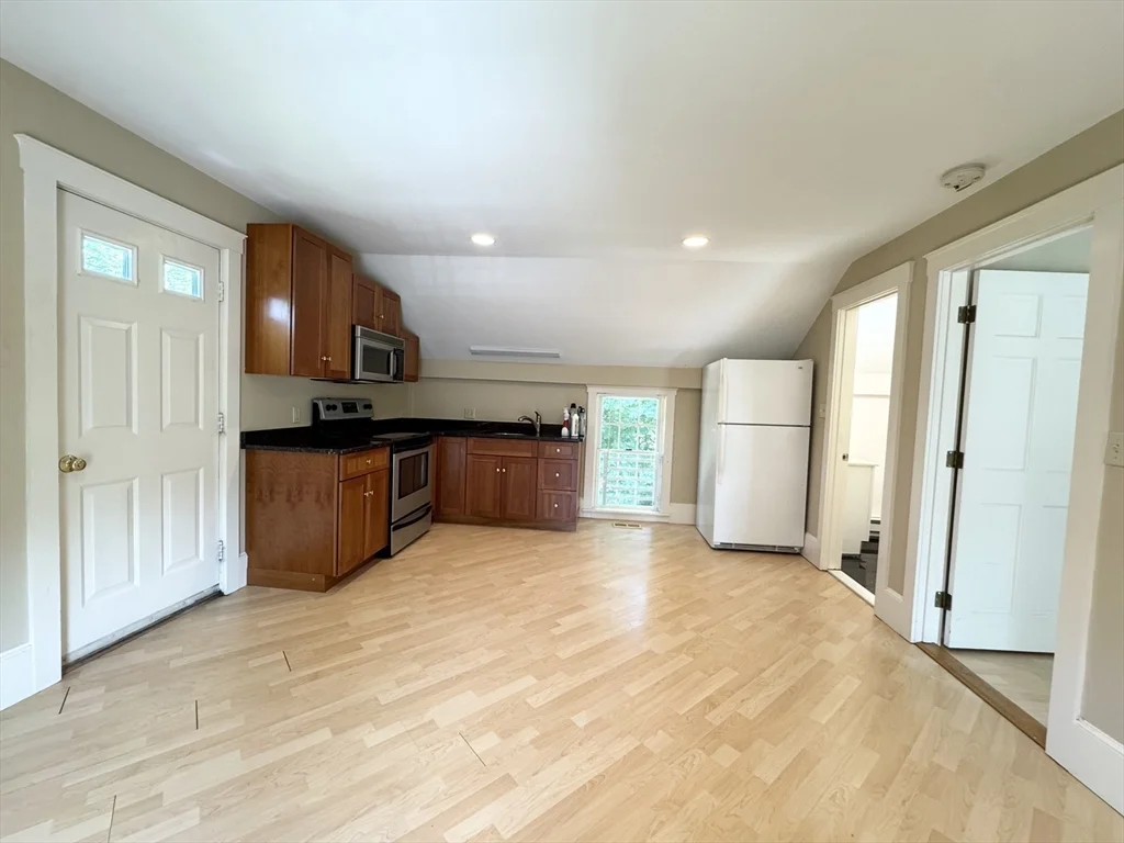 5 bed, 4+ bath apartment for rent at 344 Lowell St, Lexington — photo 5 of 24