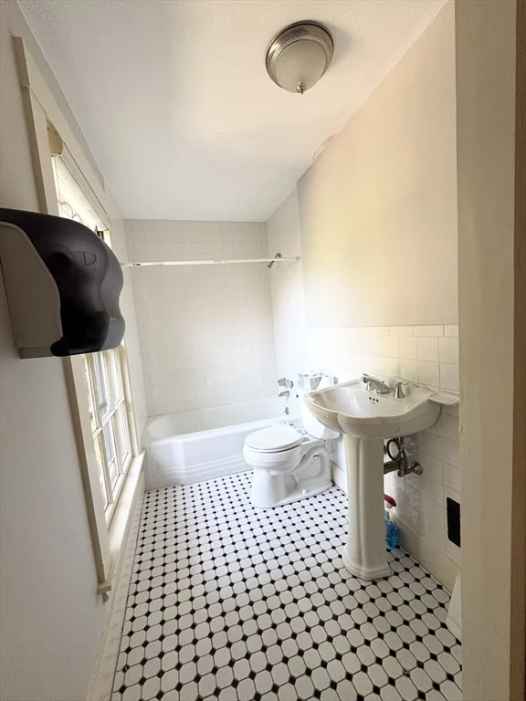 5 bed, 4+ bath apartment for rent at 344 Lowell St, Lexington — photo 18 of 24