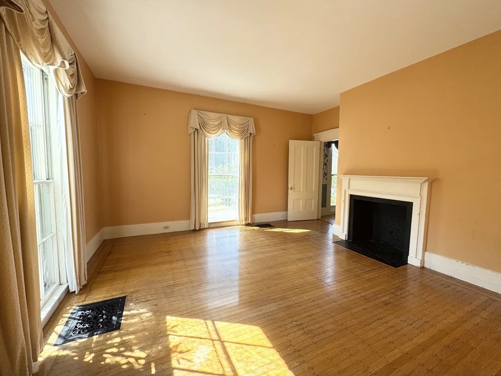 5 bed, 4+ bath apartment for rent at 344 Lowell St, Lexington — photo 8 of 24