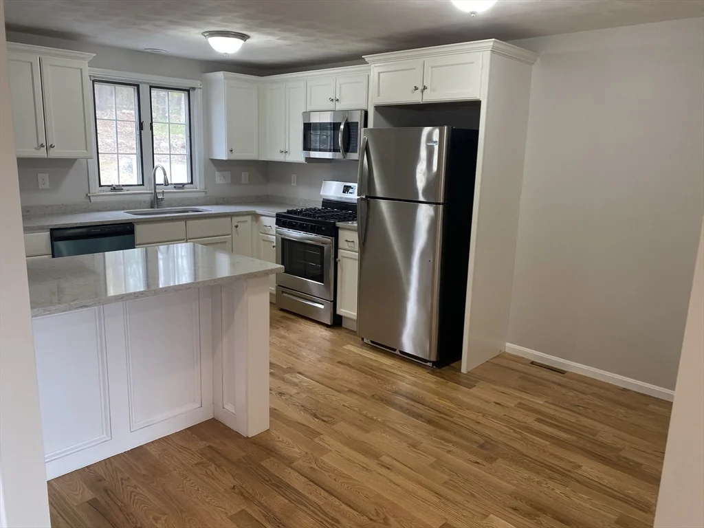 2 bed, 1 bath apartment for rent at 344 Neponset St Unit 4, Canton — photo 5 of 18