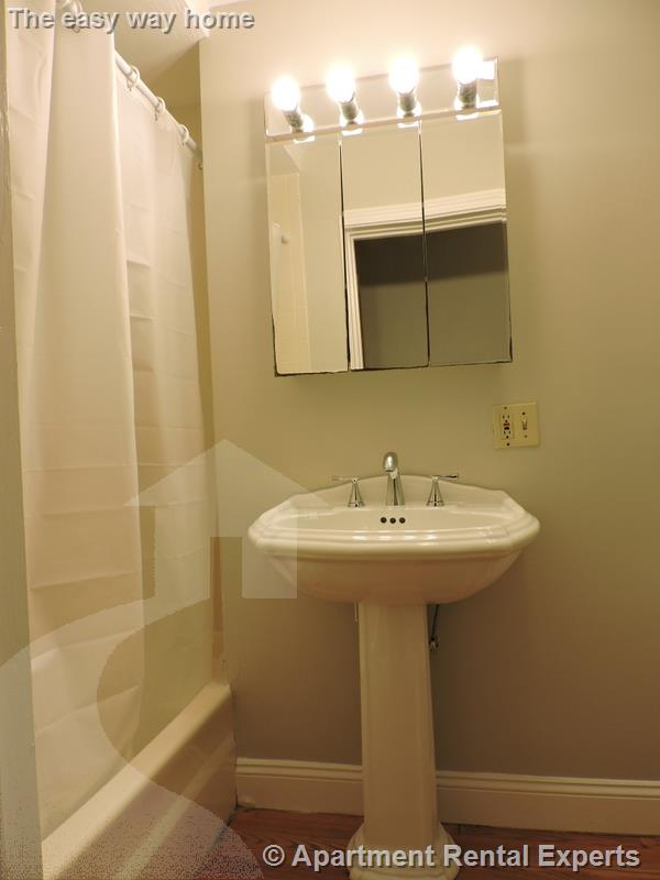 3 bed, 1 bath apartment for rent at 344 Putnam Ave Unit 1, Cambridgeport — photo 11 of 12