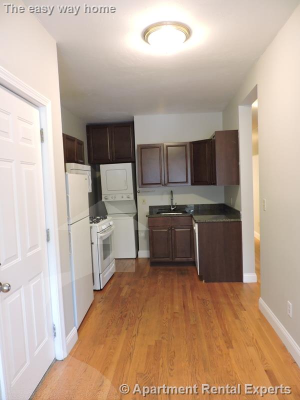 3 bed, 1 bath apartment for rent at 344 Putnam Ave Unit 1, Cambridgeport — photo 2 of 12