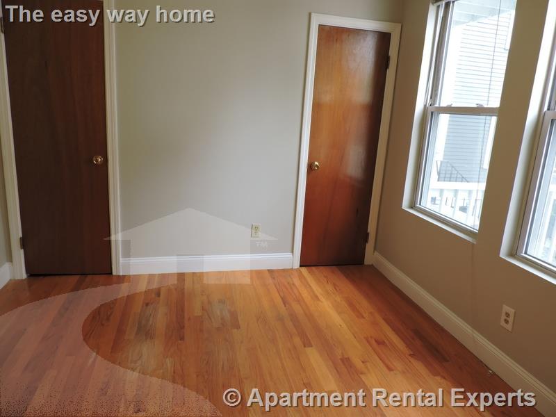 3 bed, 1 bath apartment for rent at 344 Putnam Ave Unit 1, Cambridgeport — photo 10 of 12