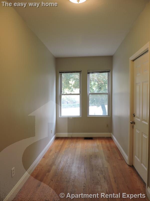 3 bed, 1 bath apartment for rent at 344 Putnam Ave Unit 1, Cambridgeport — photo 3 of 12