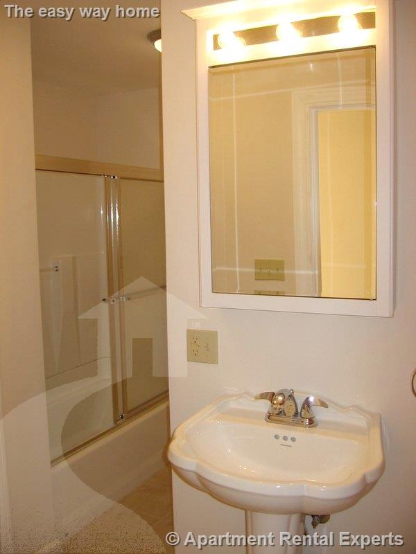 3 bed, 1 bath apartment for rent at 344 Putnam Ave Unit 3, Cambridgeport — photo 4 of 13