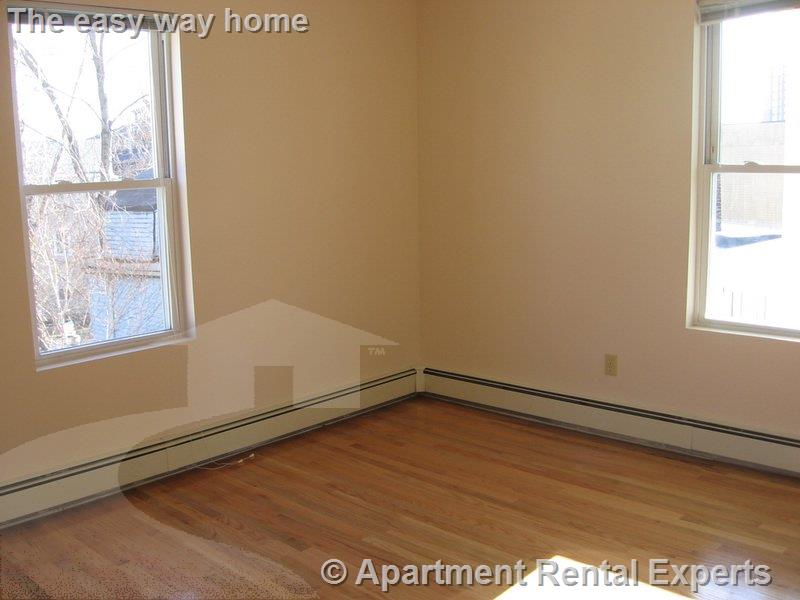 3 bed, 1 bath apartment for rent at 344 Putnam Ave Unit 3, Cambridgeport — photo 11 of 13