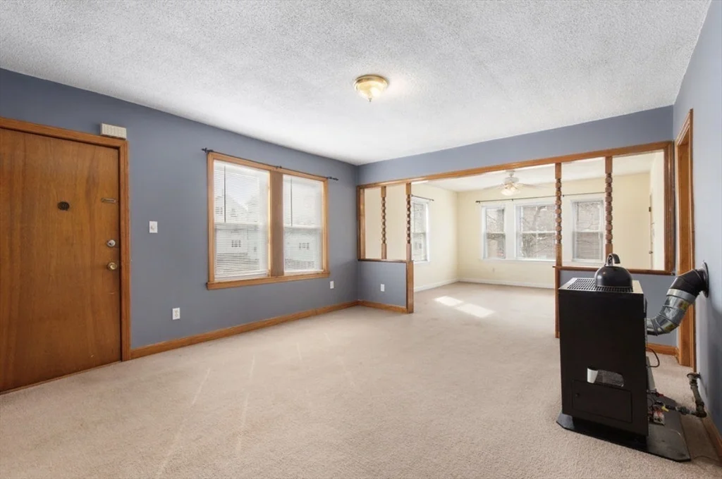 3 bed, 1 bath apartment for rent at 344 Snell St Unit 2, Fall River — photo 5 of 10