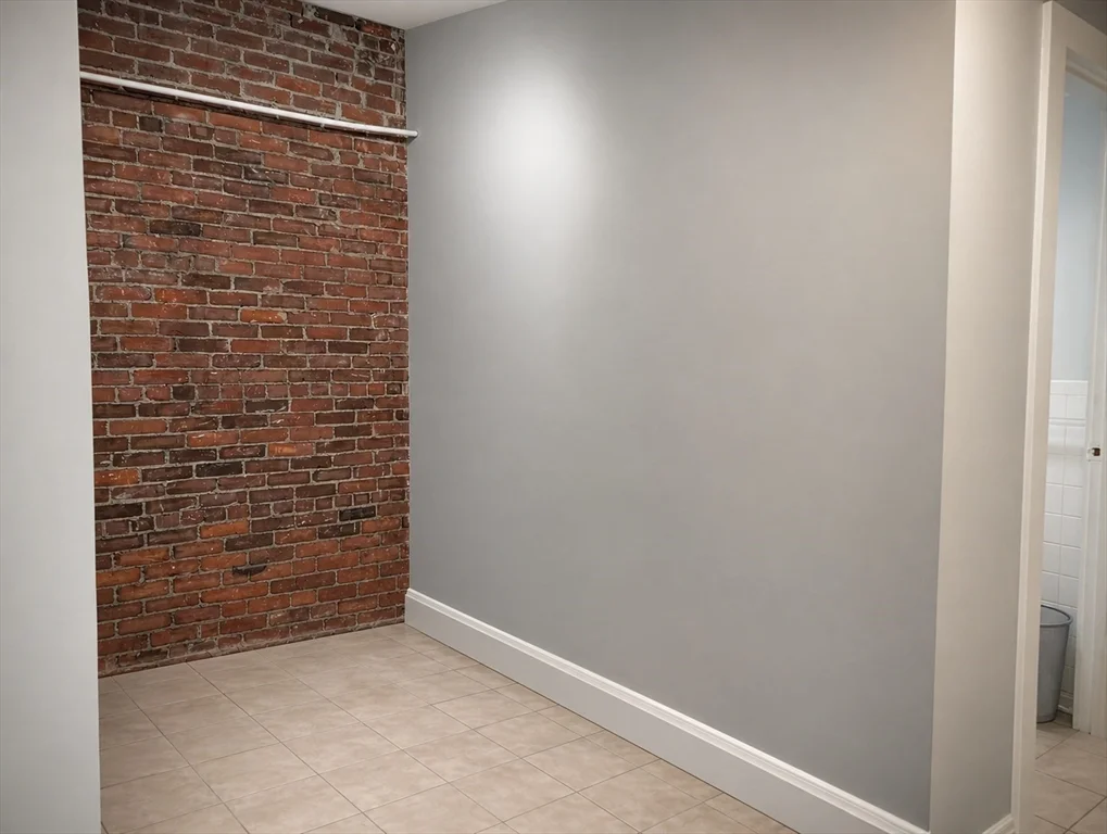 1 bed, 1 bath apartment for rent at 344 Tappan St Unit 2, Brookline Hills — photo 8 of 14