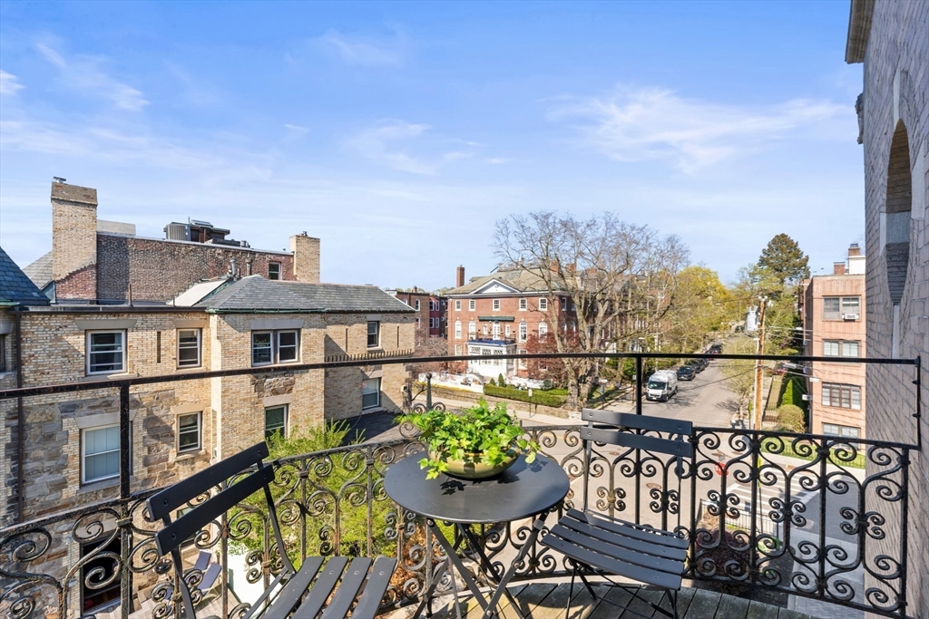 3 bed, 2 bath apartment for rent at 344 Tappan Unit 3, Brookline — photo 8 of 35