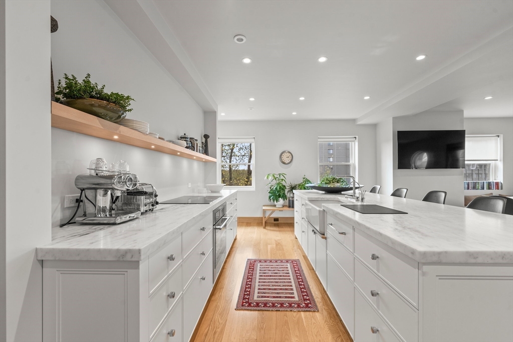 3 bed, 2 bath apartment for rent at 344 Tappan Unit 3, Brookline — photo 1 of 35