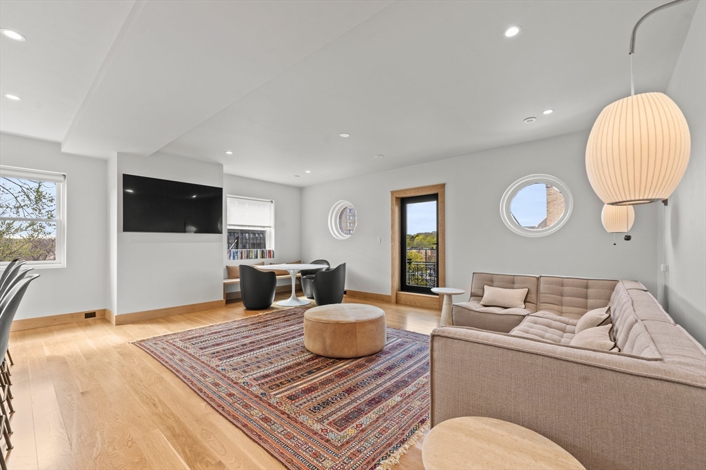 3 bed, 2 bath apartment for rent at 344 Tappan Unit 3, Brookline — photo 6 of 35