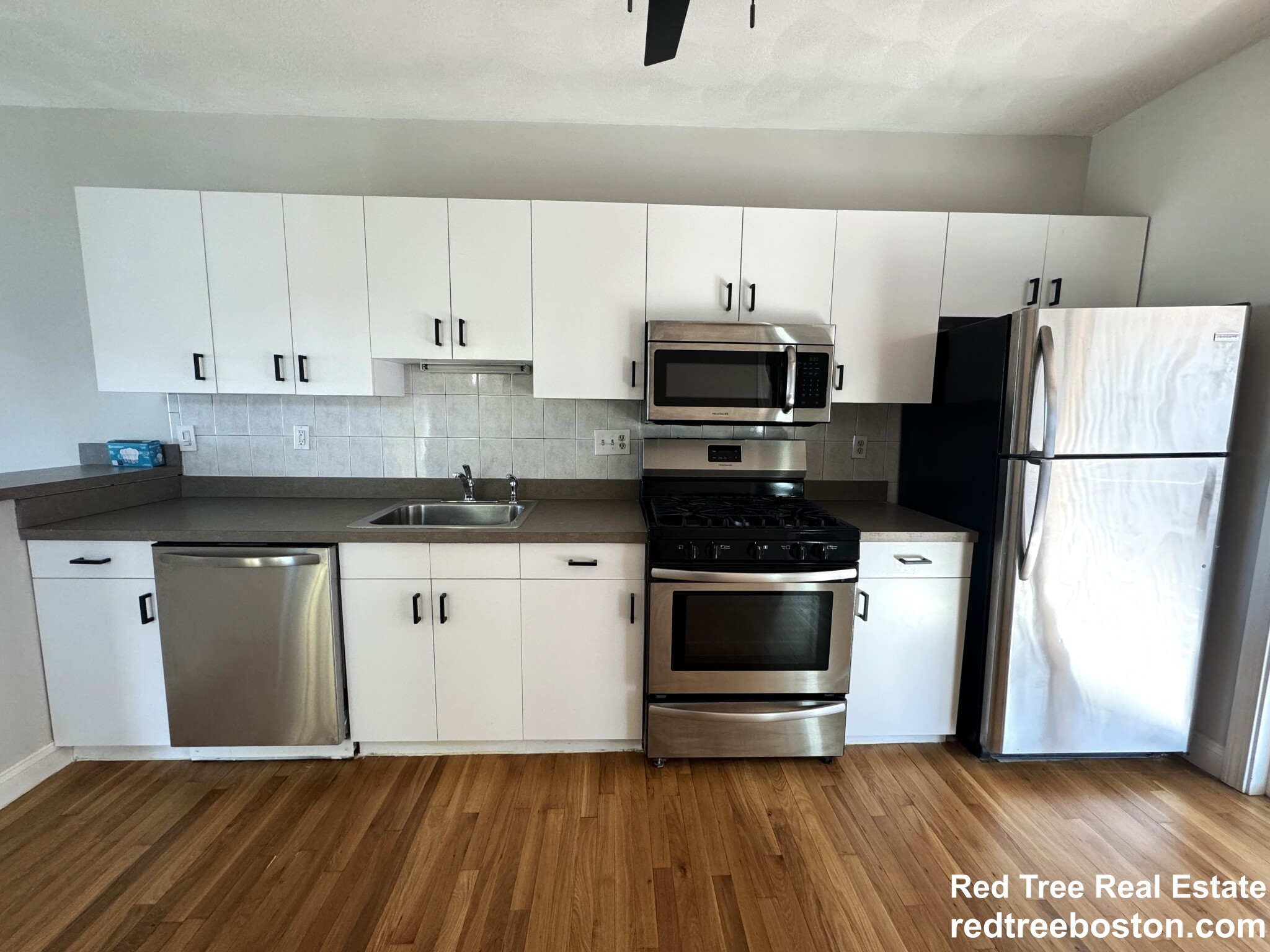 2 bed, 1 bath apartment for rent at 345 Border St Unit 2, Central Square — photo 2 of 12