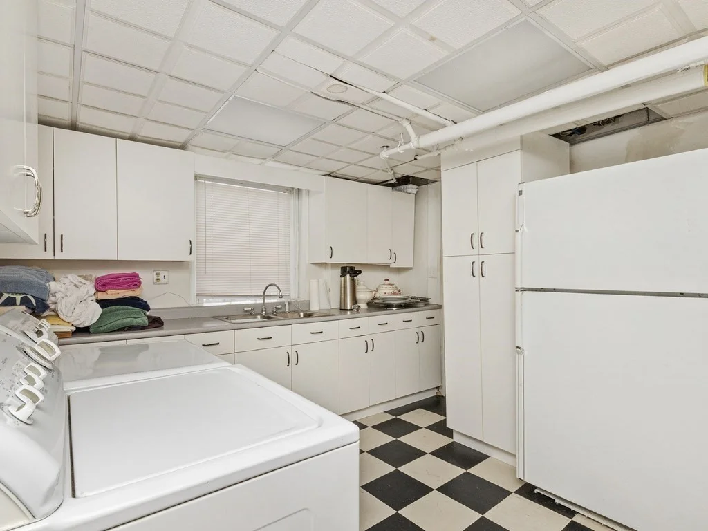 5 bed, 4+ bath apartment for rent at 345 Clinton Rd, Brookline — photo 18 of 25