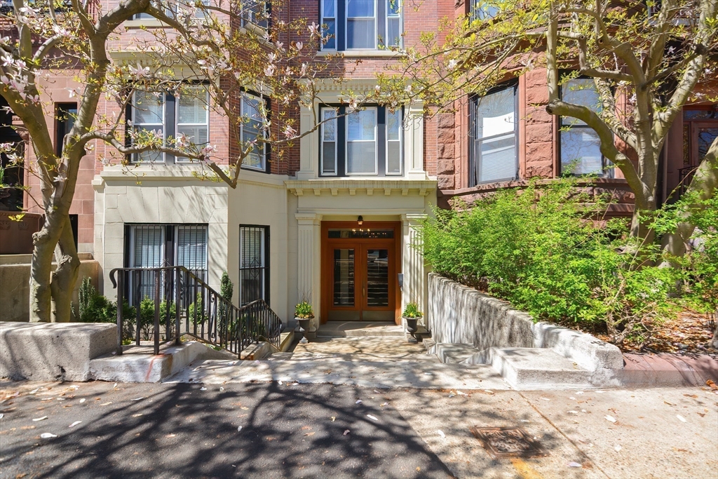 2 bed, 2 bath apartment for rent at 345 Commonwealth Ave Unit 6, Back Bay — photo 12 of 13