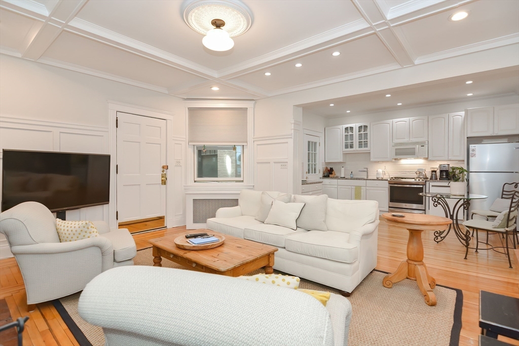 2 bed, 2 bath apartment for rent at 345 Commonwealth Ave Unit 6, Back Bay — photo 3 of 13