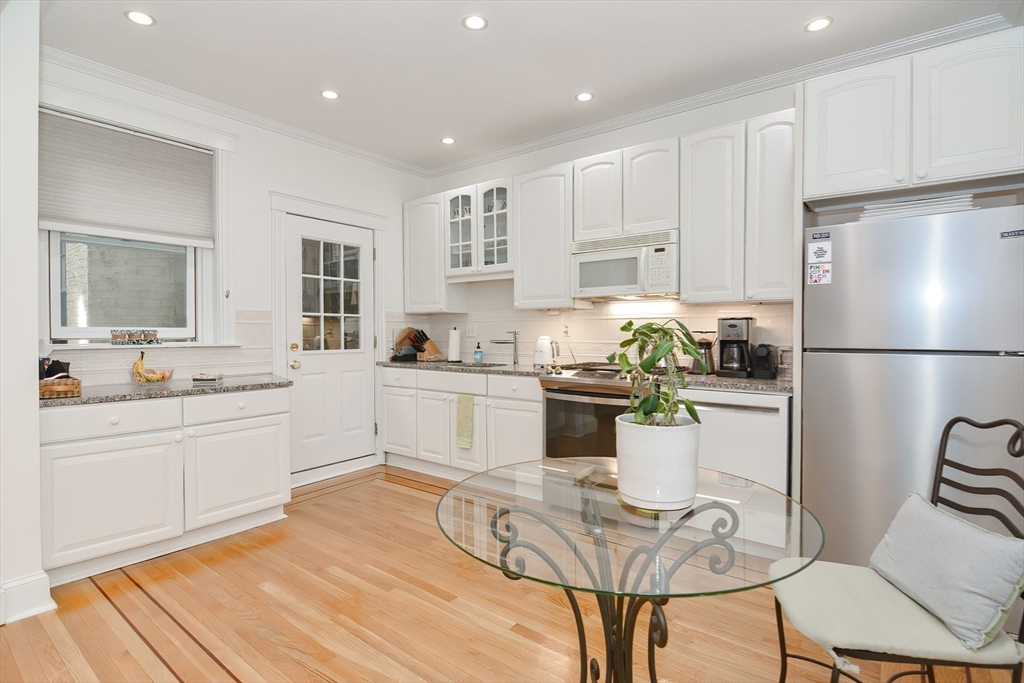 2 bed, 2 bath apartment for rent at 345 Commonwealth Ave Unit 6, Back Bay — photo 4 of 13