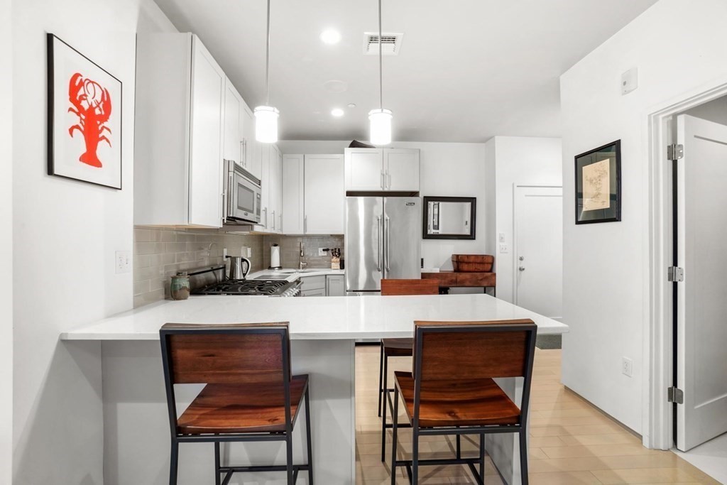 2 bed, 1 bath apartment for rent at 345 D St Unit 12, South Boston — photo 3 of 21