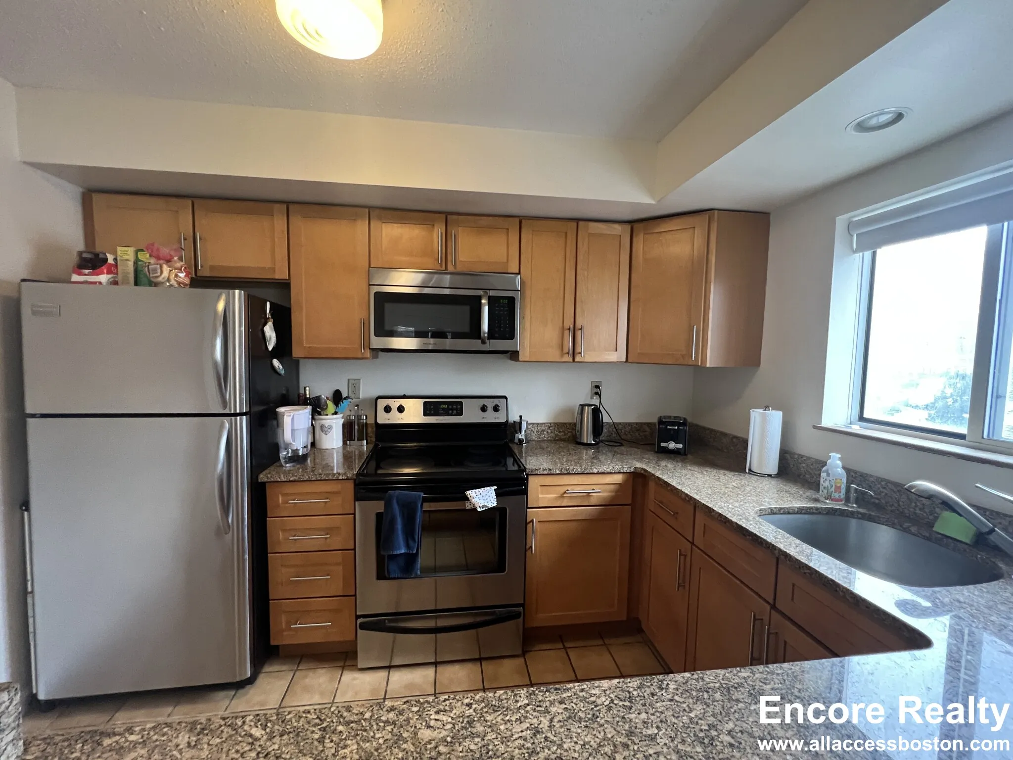 1 bed, 1 bath apartment for rent at 345 Franklin St Unit 103M, Riverside — photo 2 of 20