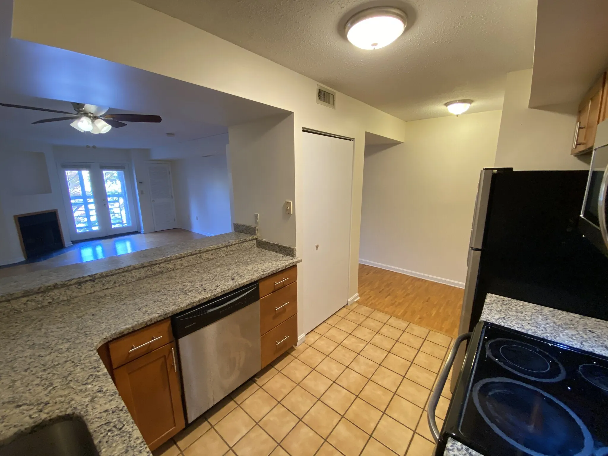 2 bed, 1.5 bath apartment for rent at 345 Franklin St Unit 104, Riverside — photo 2 of 16