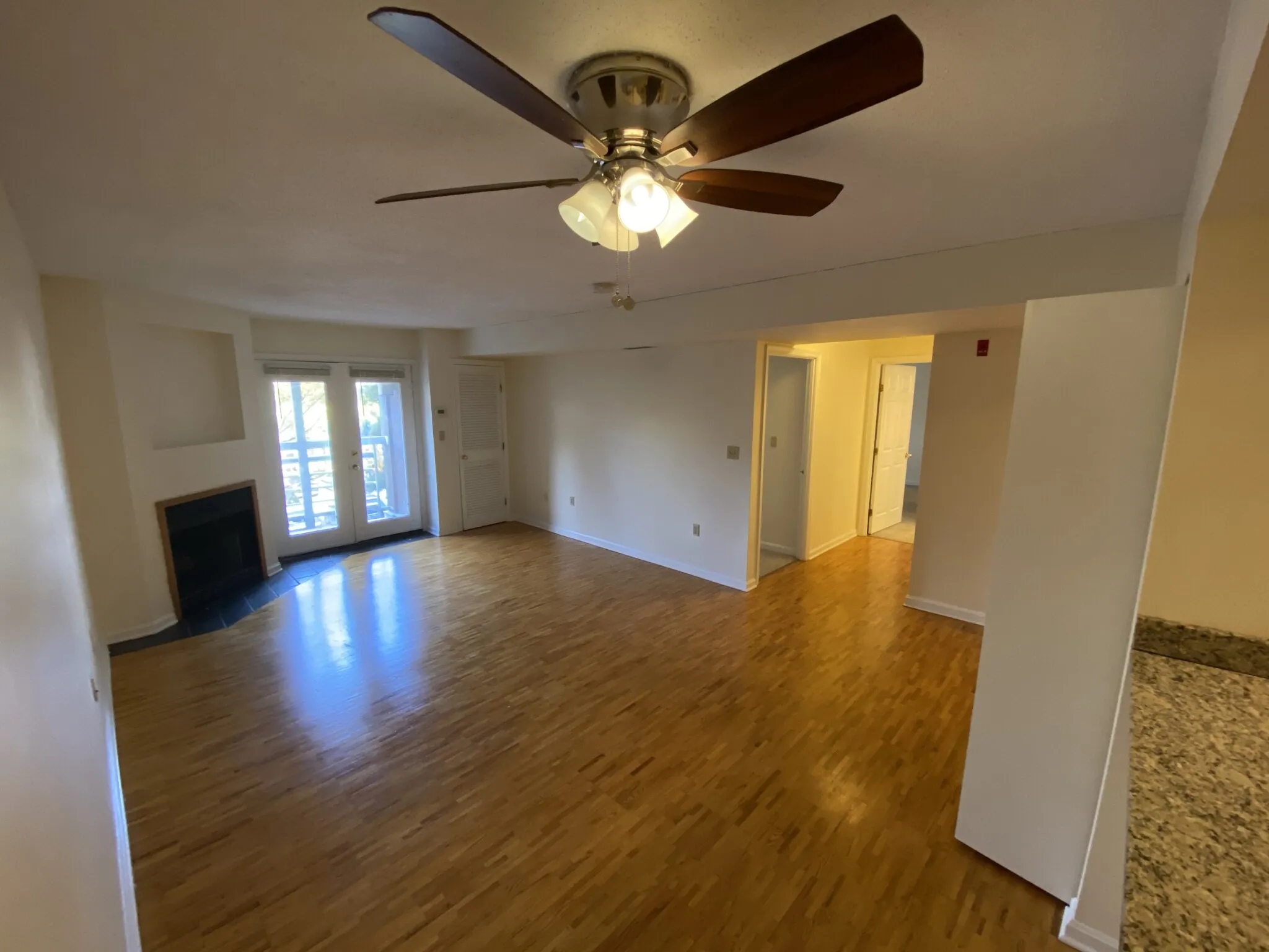 2 bed, 1.5 bath apartment for rent at 345 Franklin St Unit 104, Riverside — photo 3 of 16
