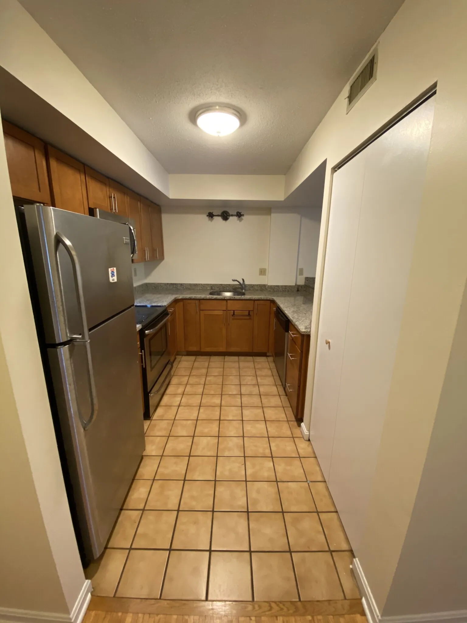 2 bed, 1.5 bath apartment for rent at 345 Franklin St Unit 104, Riverside — photo 1 of 16