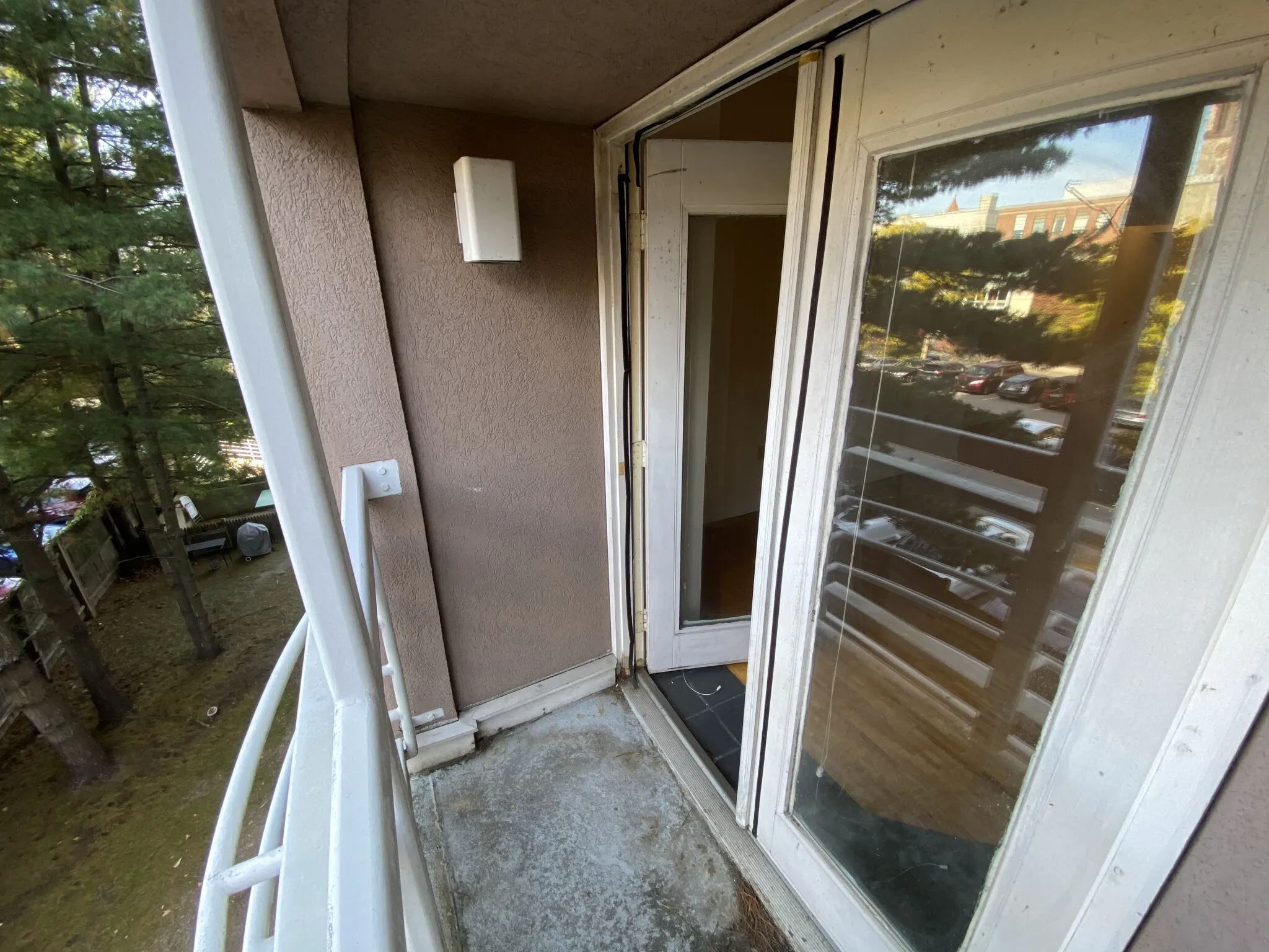 2 bed, 1.5 bath apartment for rent at 345 Franklin St Unit 104, Riverside — photo 6 of 16